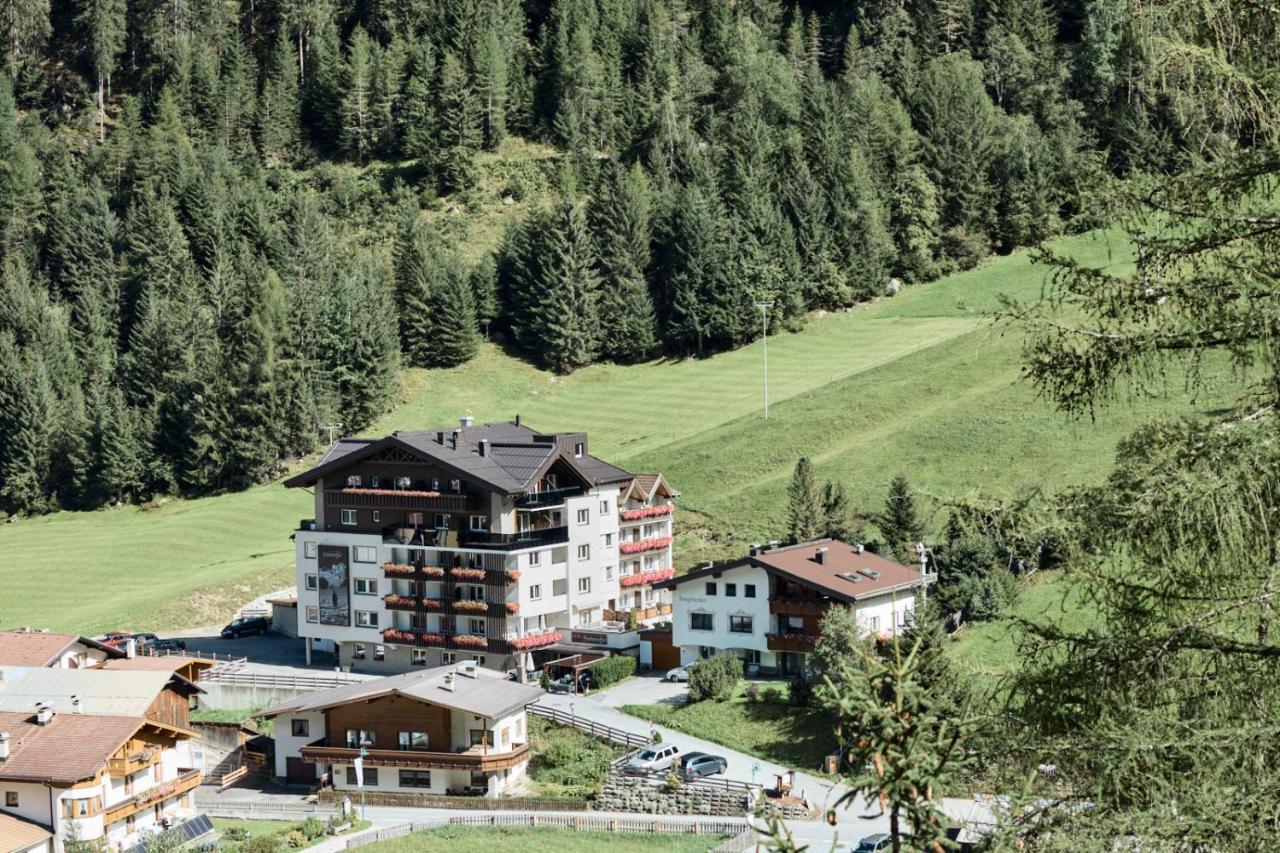 Aktivhotel Feichtner Hof Kaunertal Extérieur photo